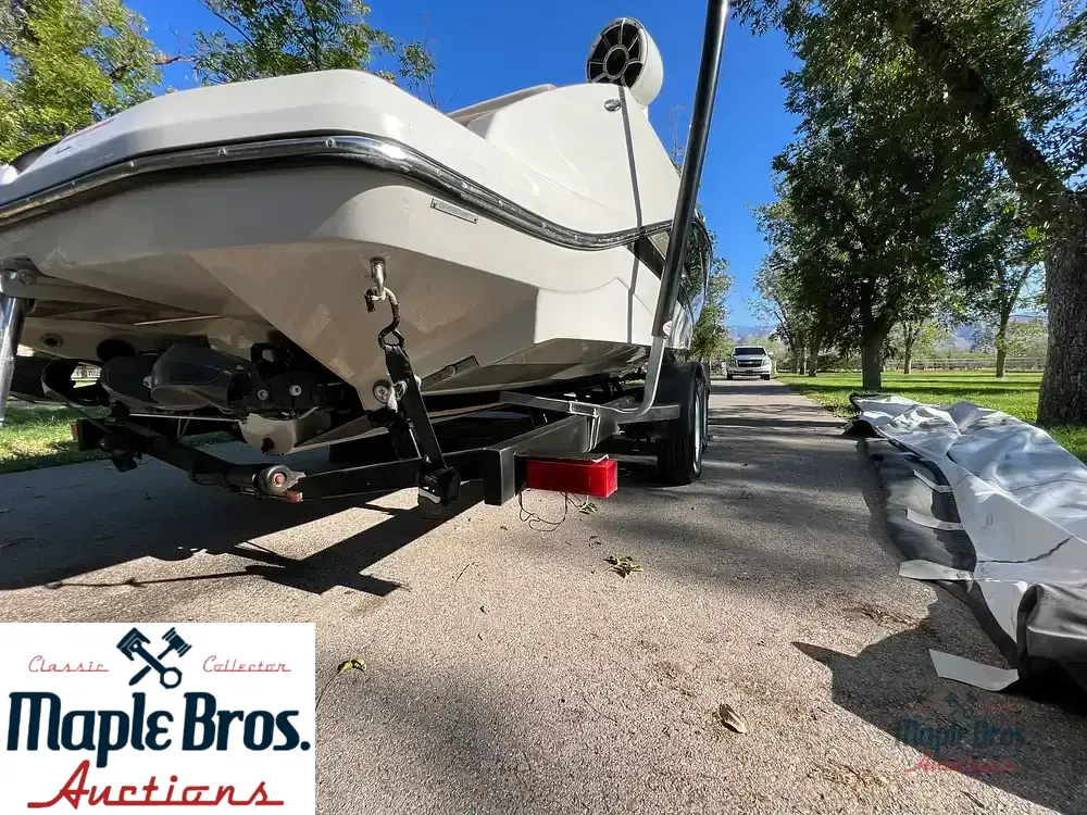 2017 Scarab 255 SE Platinum
