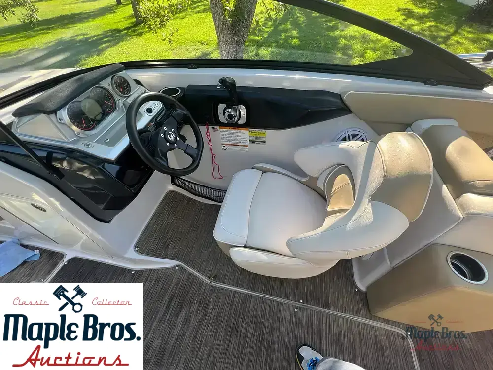 2017 Scarab 255 SE Platinum