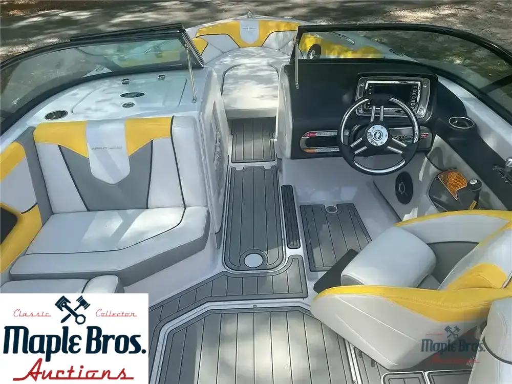 2014 Super Air Nautique Team Edition 230
