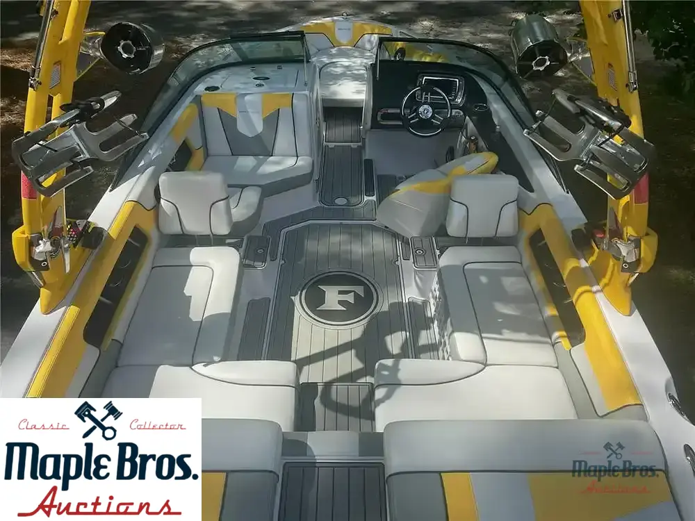 2014 Super Air Nautique Team Edition 230