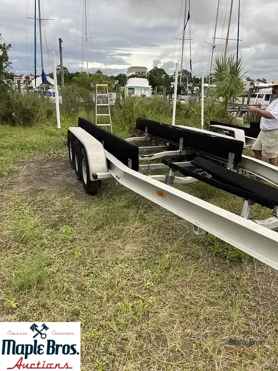 1994 Mako 295 FD Cabin
