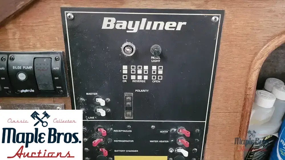 1983 Bayliner 3288 MY
