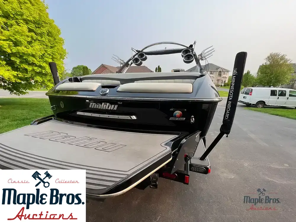 2013 Malibu Wakesetter 22 MXZ