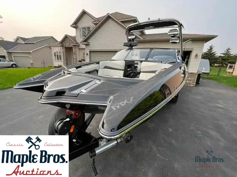 2013 Malibu Wakesetter 22 MXZ