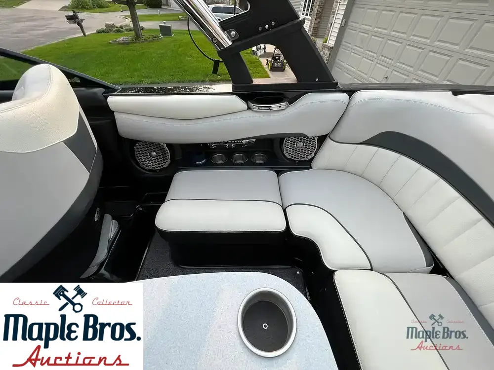 2013 Malibu Wakesetter 22 MXZ
