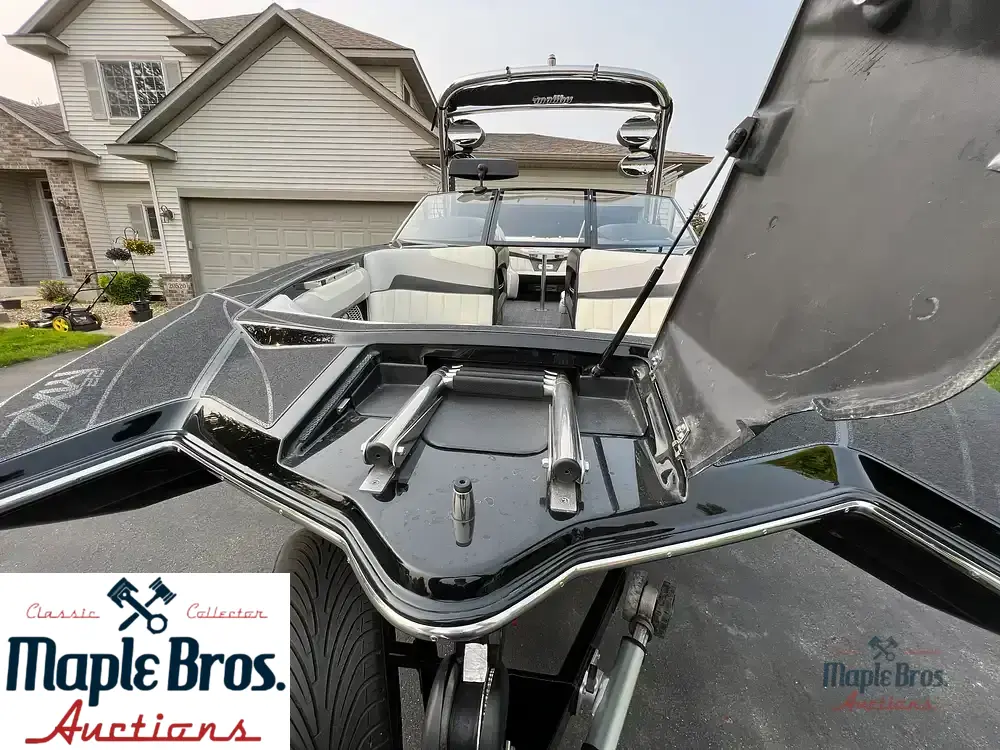 2013 Malibu Wakesetter 22 MXZ