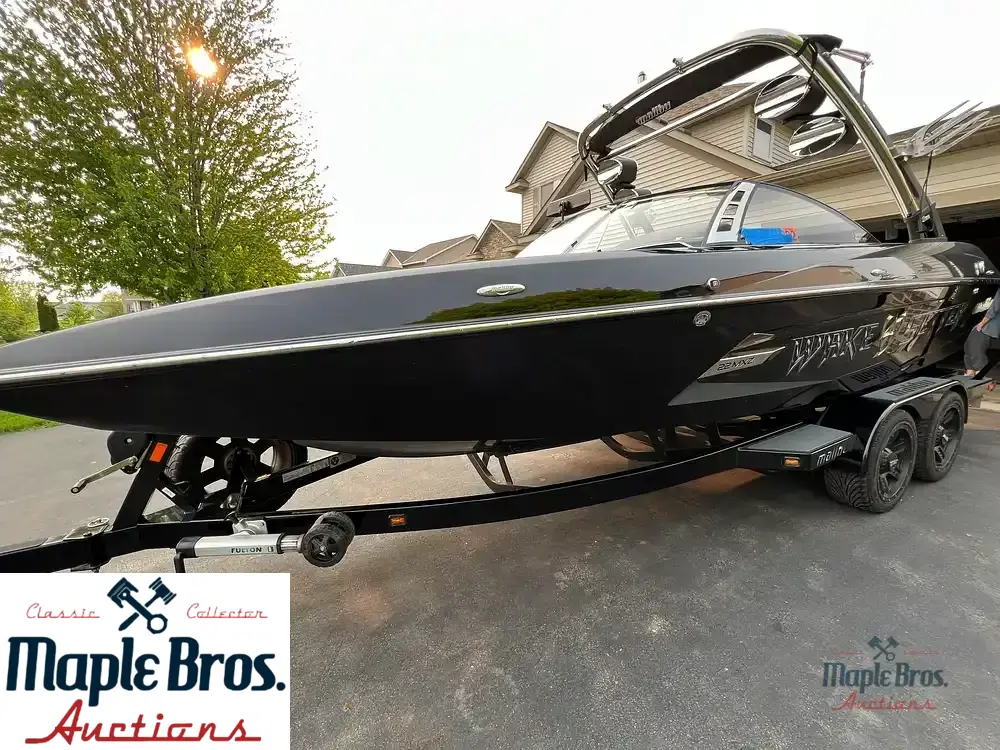 2013 Malibu Wakesetter 22 MXZ