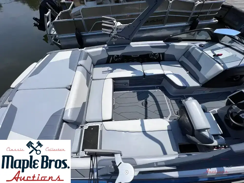 2021 Malibu 22 LSV