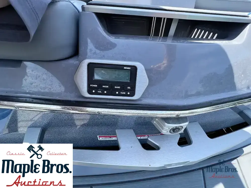 2021 Malibu 22 LSV