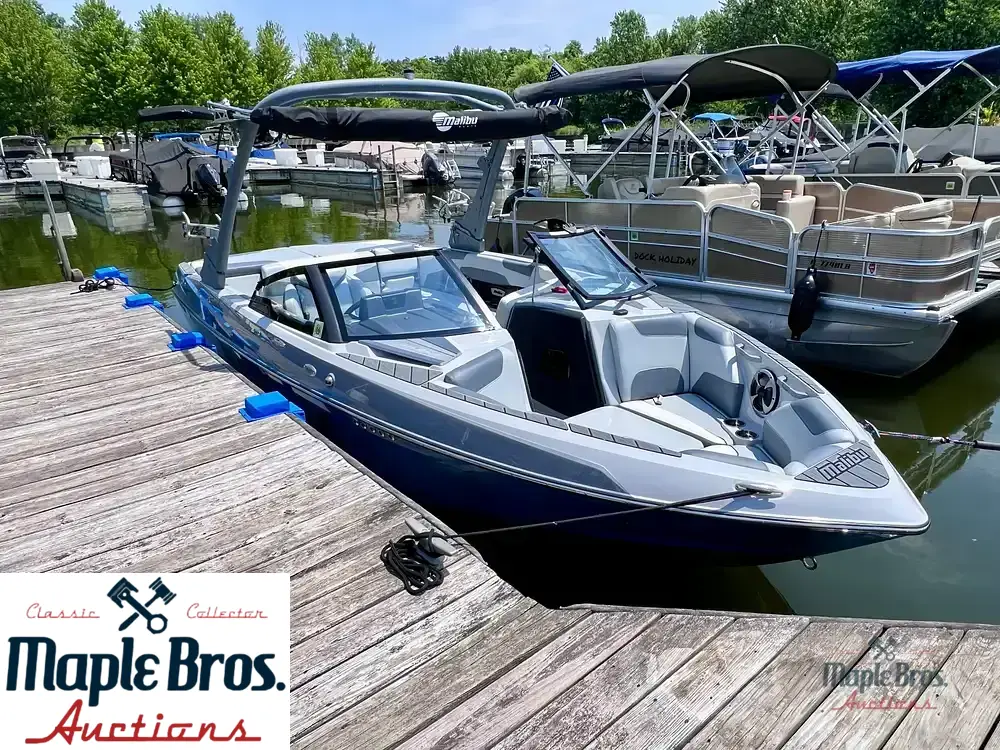 2021 Malibu 22 LSV