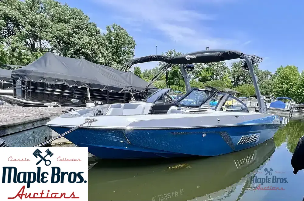 2021 Malibu 22 LSV