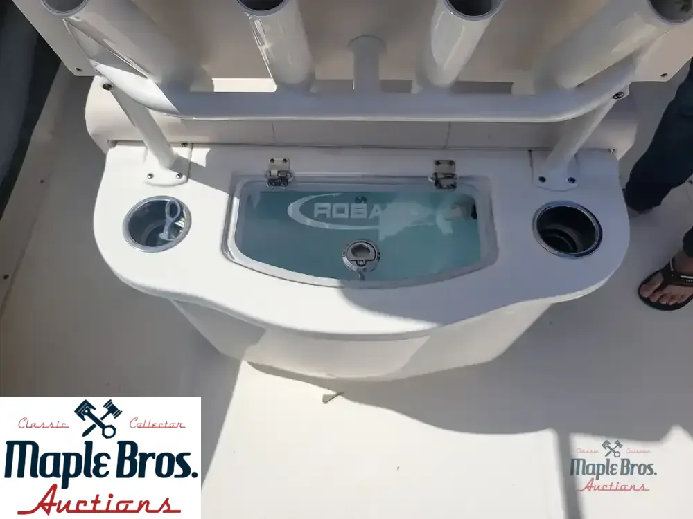 2017 Robalo R222