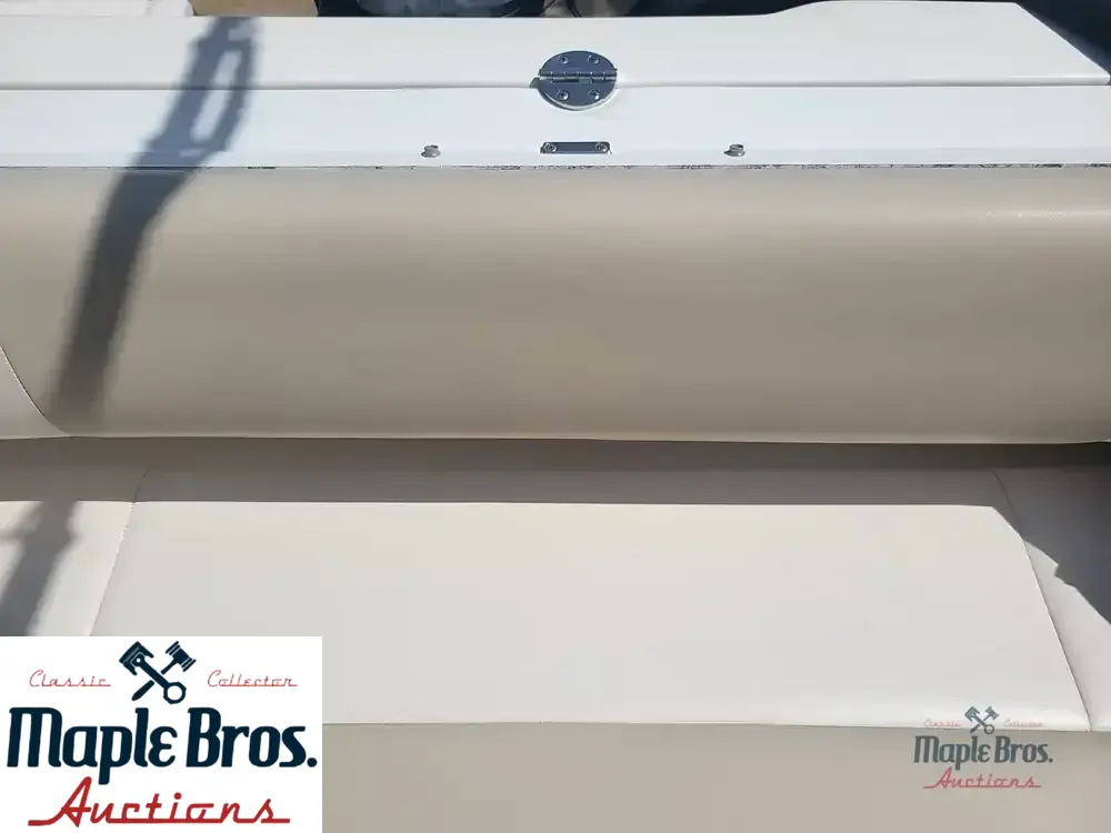 2017 Robalo R222