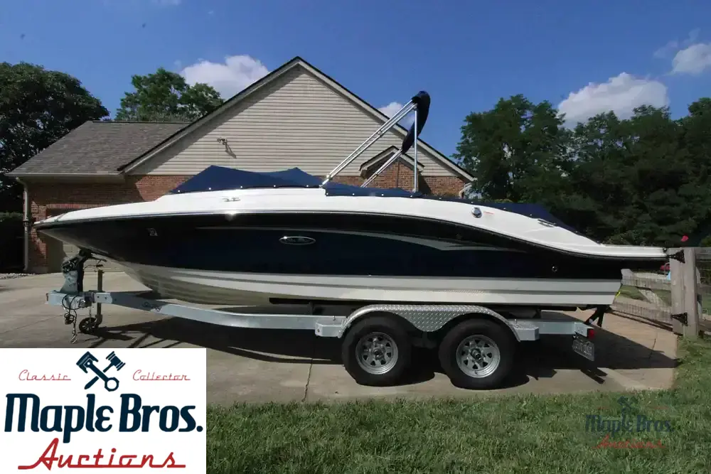 2021 Sea Ray SPX 210