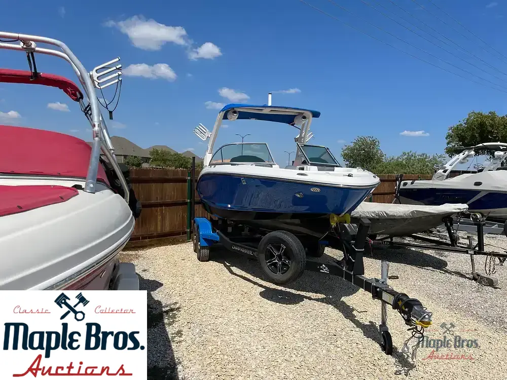 2021 Chaparral 21 Surf