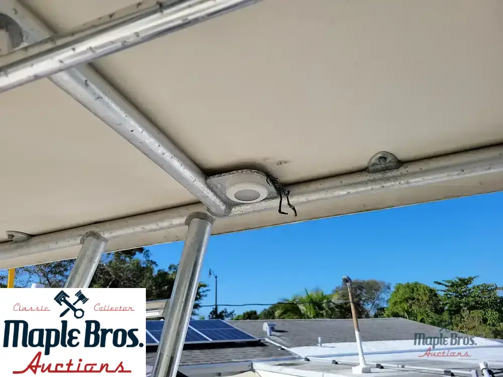 1999 Pursuit 3000 Express