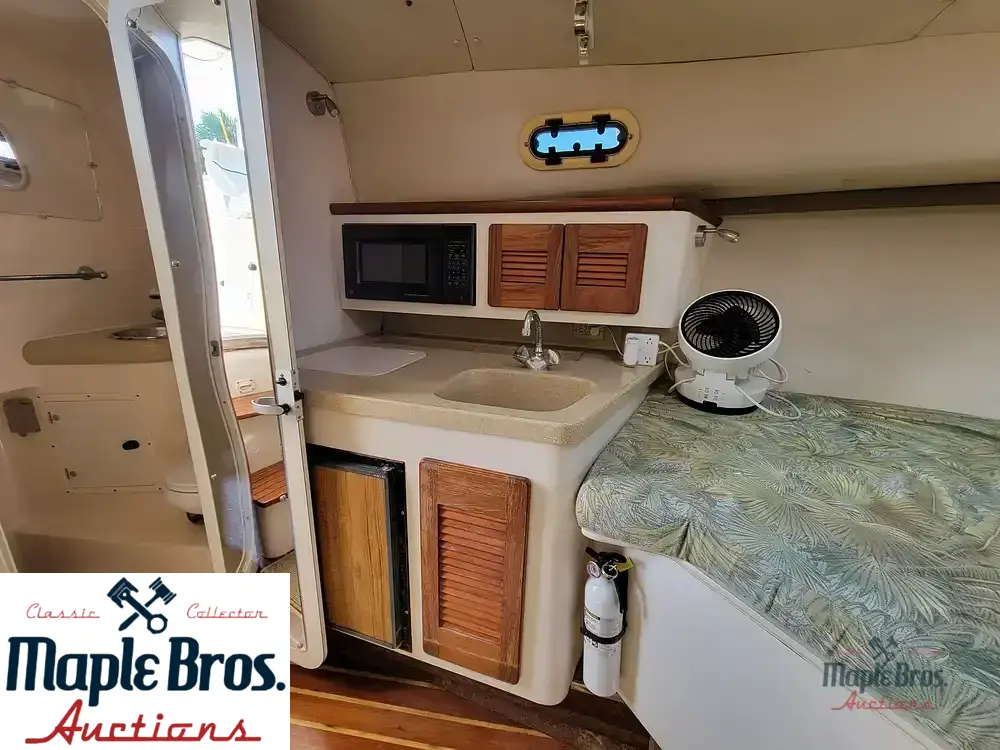 1999 Pursuit 3000 Express
