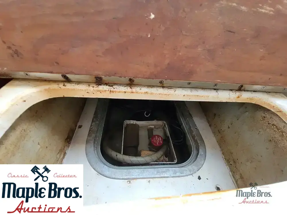 1999 Pursuit 3000 Express
