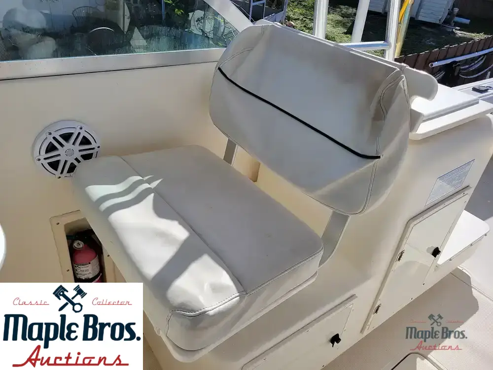 1999 Pursuit 3000 Express