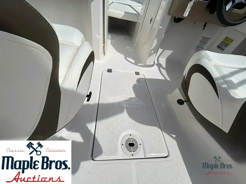 2022 Chaparral 23 SSi OB
