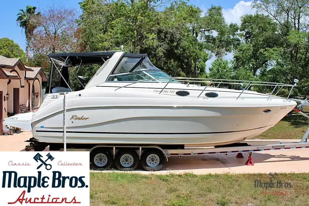 2005 Rinker 342 Fiesta Vee