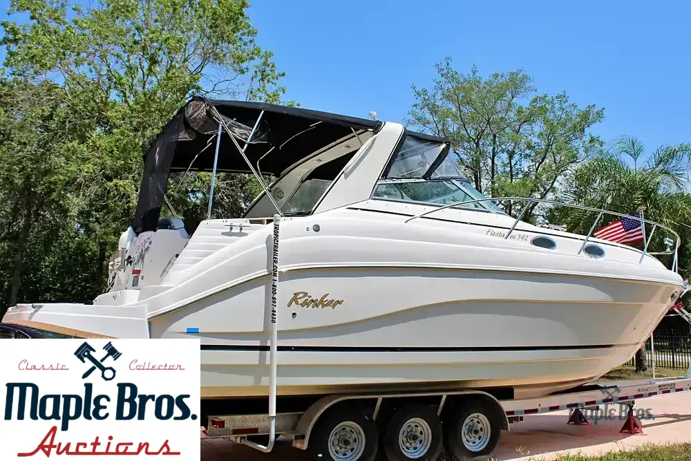 2005 Rinker 342 Fiesta Vee