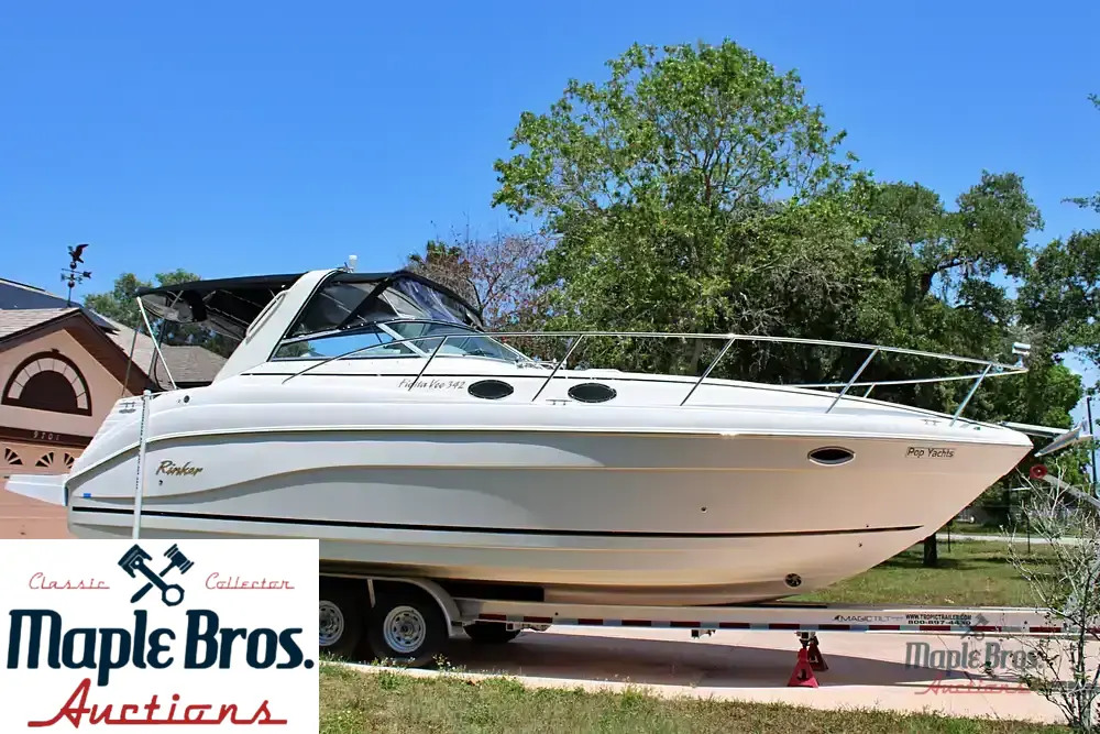 2005 Rinker 342 Fiesta Vee