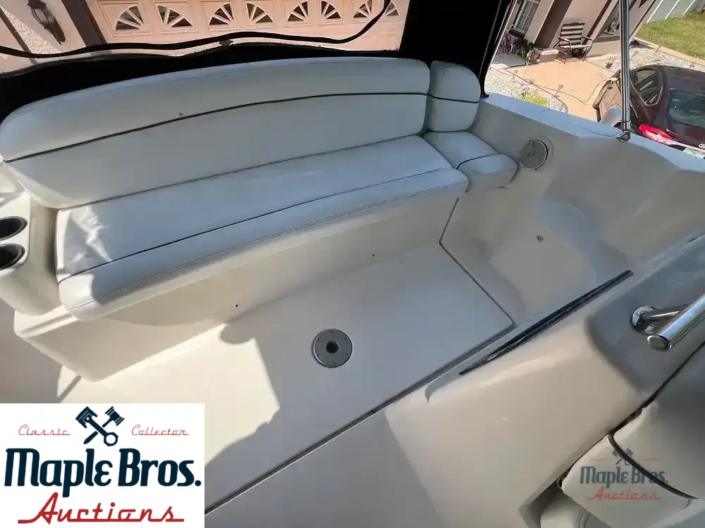 2005 Rinker 342 Fiesta Vee