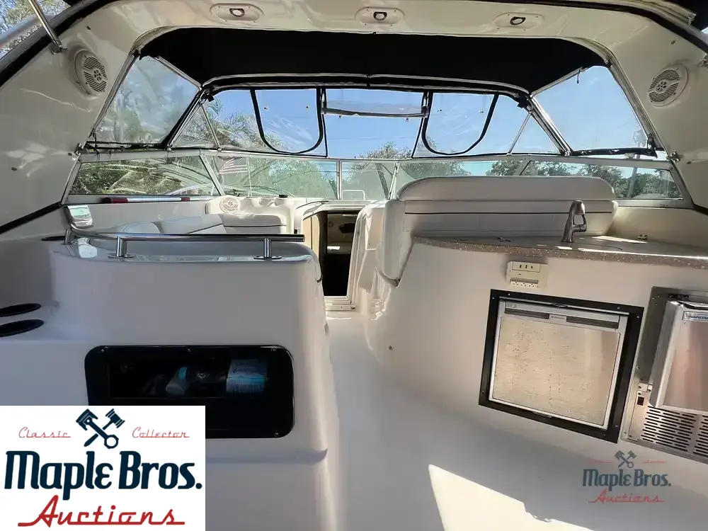 2005 Rinker 342 Fiesta Vee
