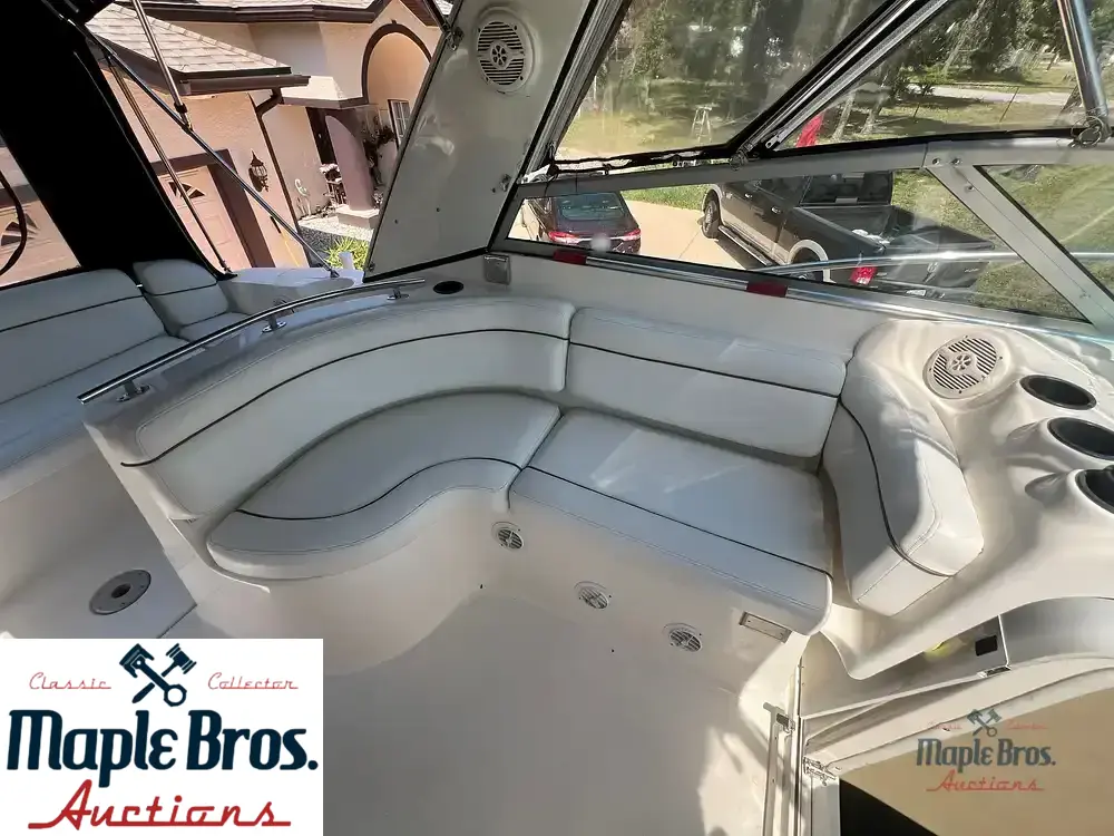 2005 Rinker 342 Fiesta Vee