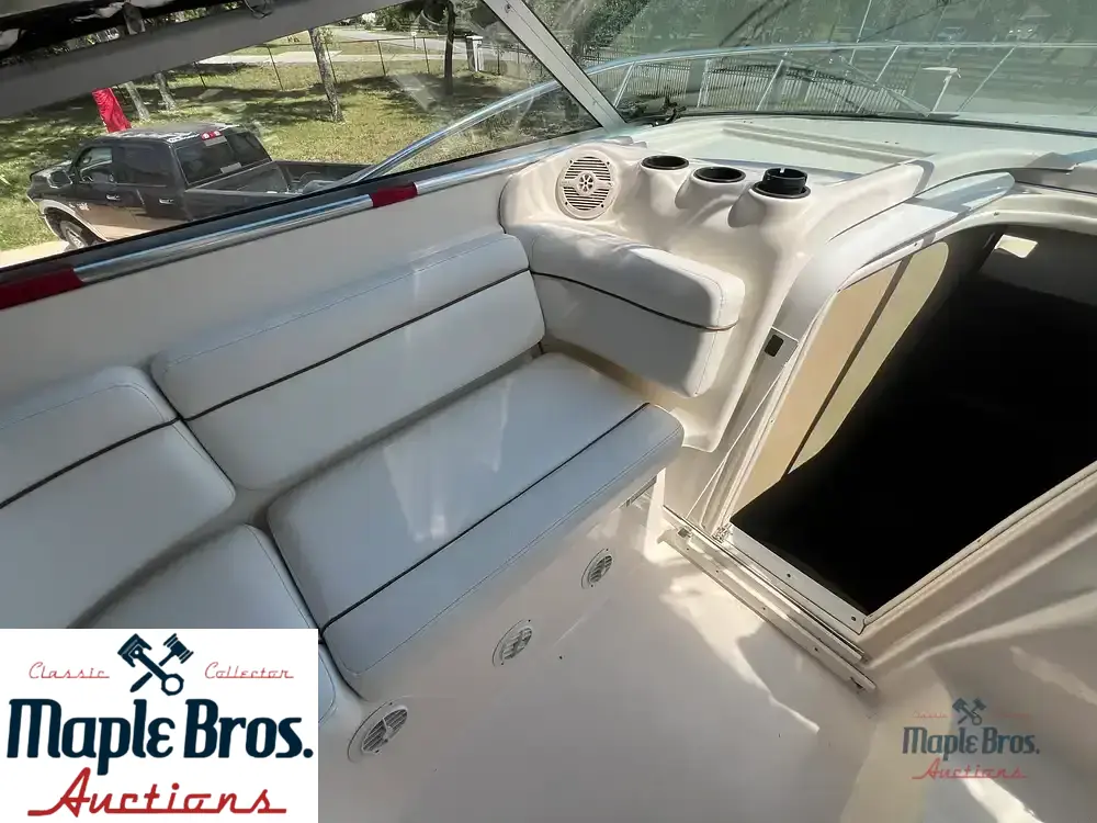 2005 Rinker 342 Fiesta Vee