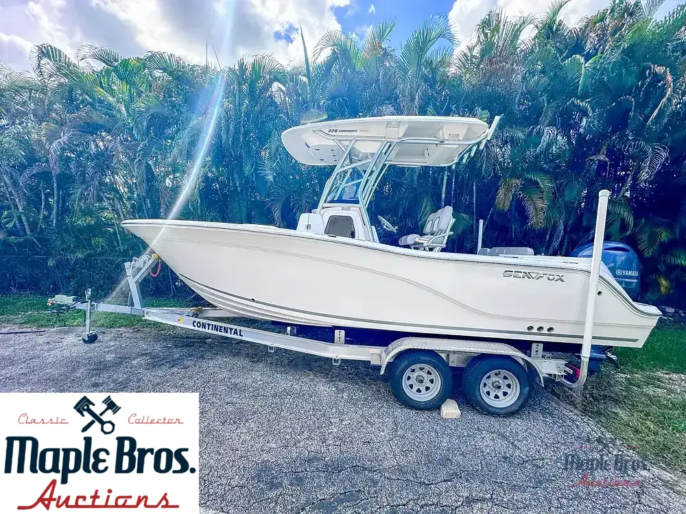 2022 Sea Fox Commander 228
