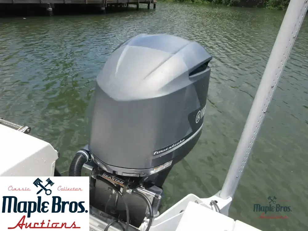 2018 Robalo 246 Cayman SD