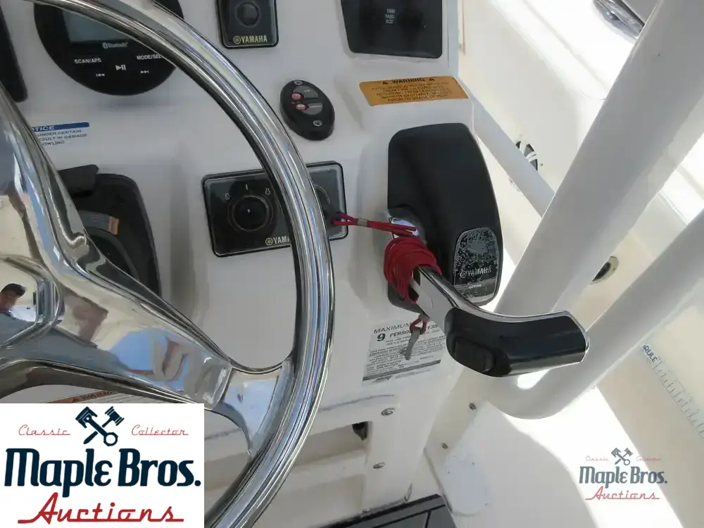 2018 Robalo 246 Cayman SD
