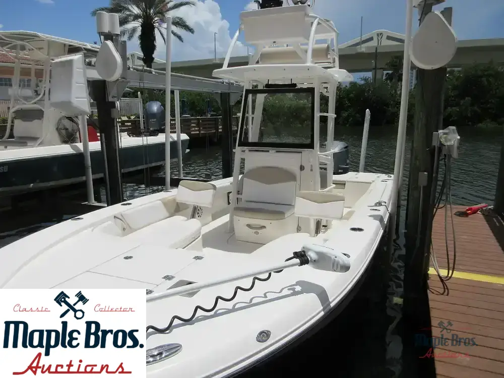 2018 Robalo 246 Cayman SD