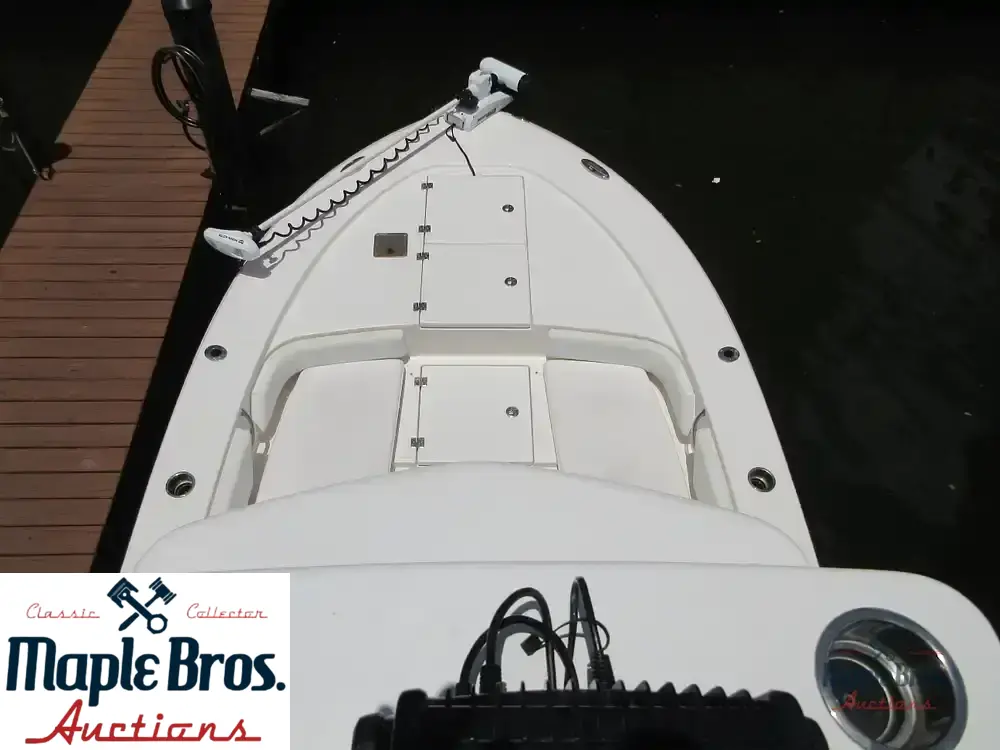 2018 Robalo 246 Cayman SD