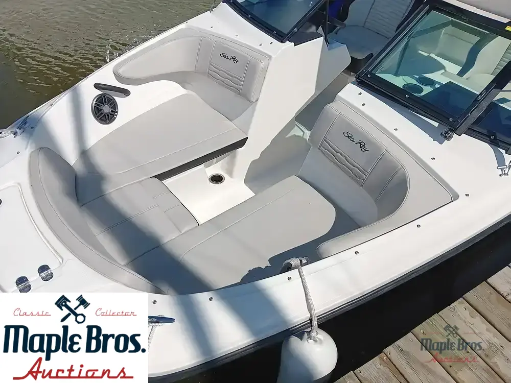 2023 Sea Ray SPX 210 O/B