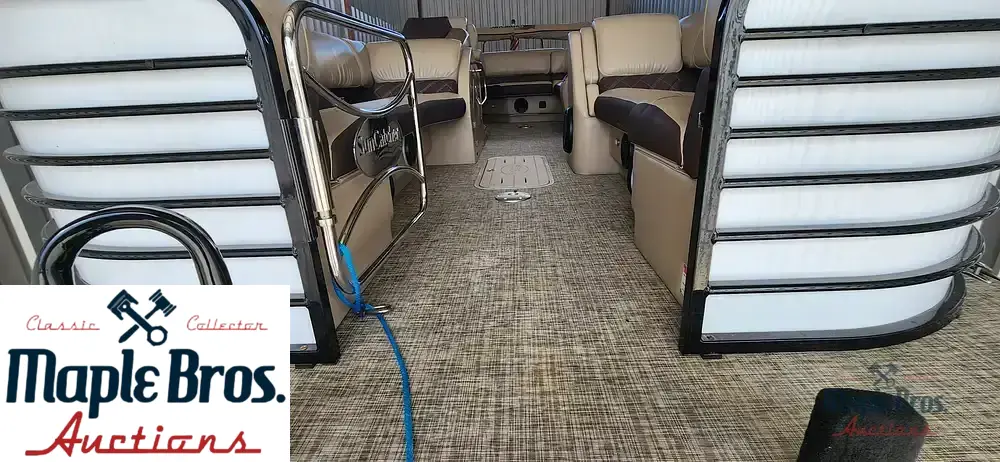 2021 SunCatcher Elite 322C Saltwater Series