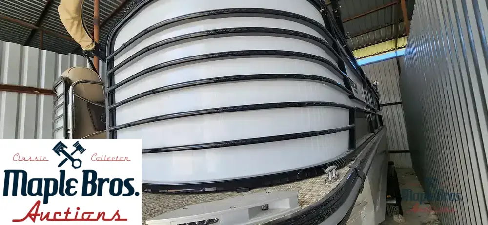2021 SunCatcher Elite 322C Saltwater Series