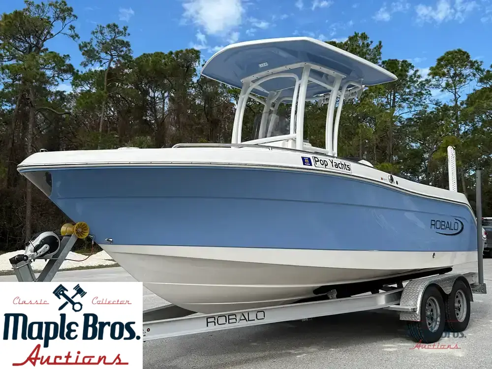 2023 Robalo R222 Explorer