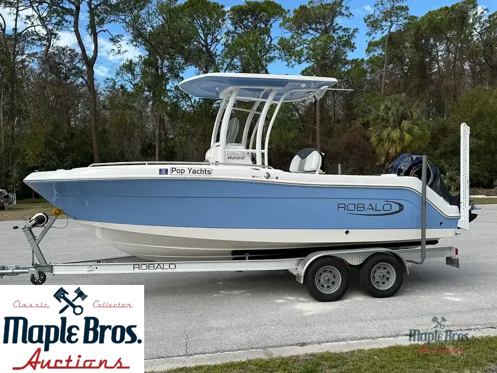 2023 Robalo R222 Explorer