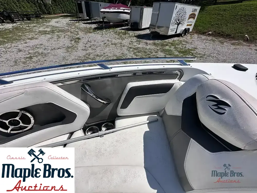 2017 Monterey 238 SS Surf