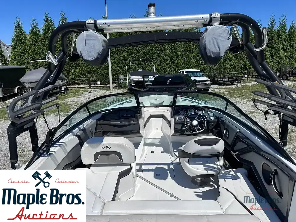 2017 Monterey 238 SS Surf