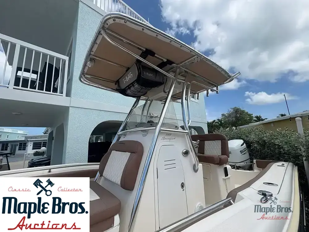 2022 Pioneer 222 Sportfish