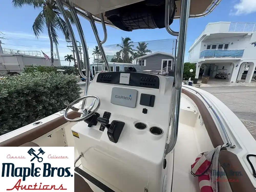 2022 Pioneer 222 Sportfish