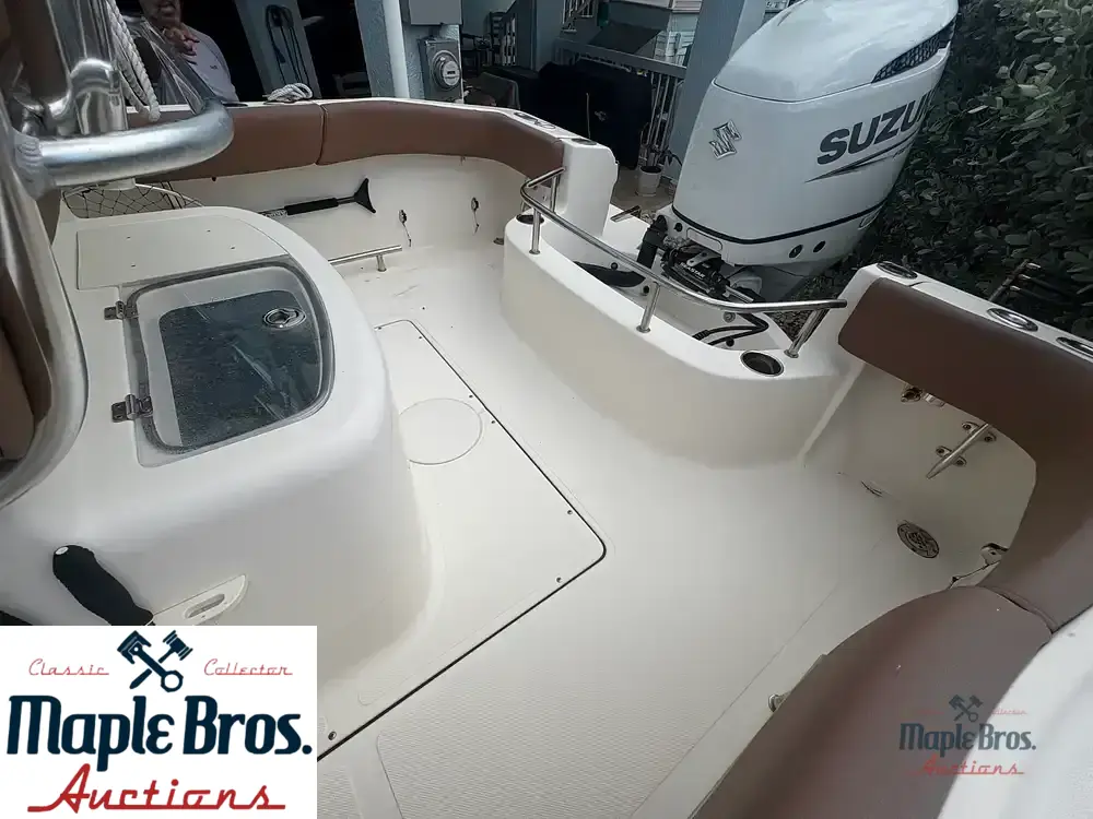 2022 Pioneer 222 Sportfish