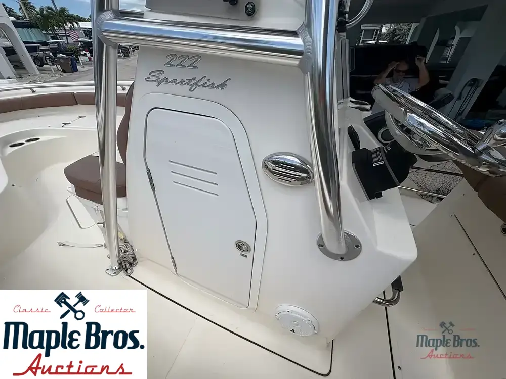 2022 Pioneer 222 Sportfish