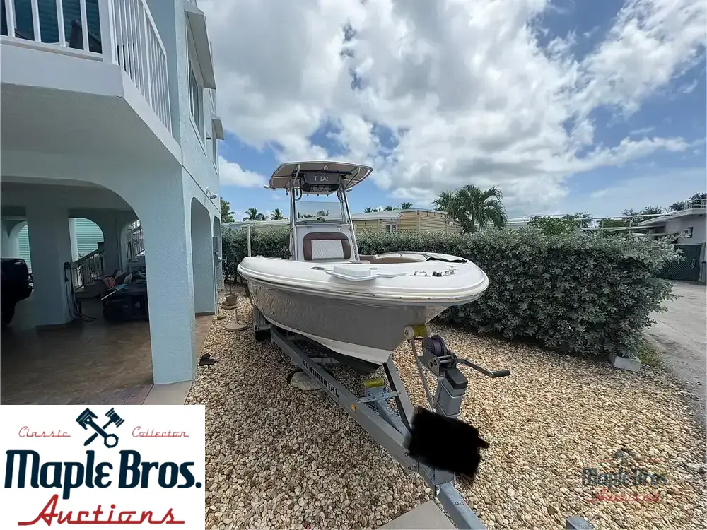 2022 Pioneer 222 Sportfish