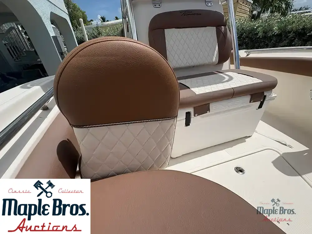 2022 Pioneer 222 Sportfish