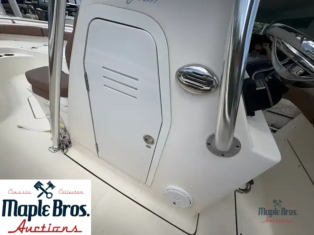 2022 Pioneer 222 Sportfish